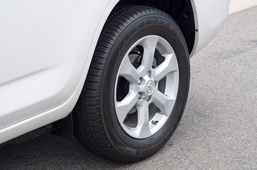 Toyota RAV4 EV 2012 года  (фото 102 из 107)